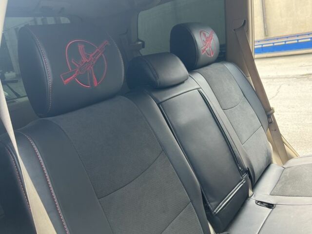 Тойота Ленд Крузер Прадо 120 2007 у Харкові на Automoto.ua Чорний Тойота Ленд Крузер Прадо 120, об'ємом двигуна 4 л та пробігом 220 тис. км за 17460 $, фото 6 на Automoto.ua