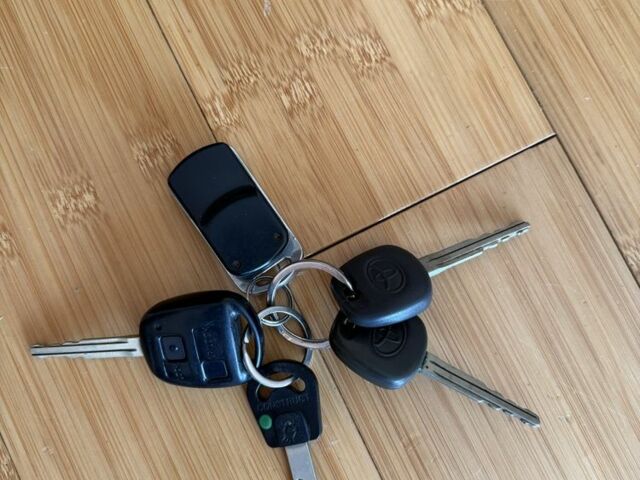 Чорний Тойота Ленд Крузер Прадо 120, об'ємом двигуна 4 л та пробігом 289 тис. км за 16500 $, фото 2 на Automoto.ua