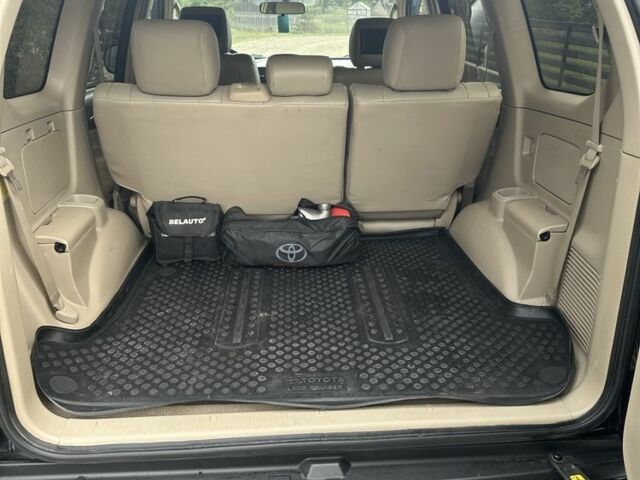 Черный Тойота Ленд Крузер Прадо 120, объемом двигателя 3 л и пробегом 308 тыс. км за 16000 $, фото 6 на Automoto.ua