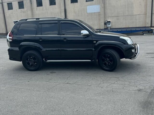 Тойота Ленд Крузер Прадо 120 2007 у Харкові на Automoto.ua Чорний Тойота Ленд Крузер Прадо 120, об'ємом двигуна 4 л та пробігом 220 тис. км за 17460 $, фото 1 на Automoto.ua