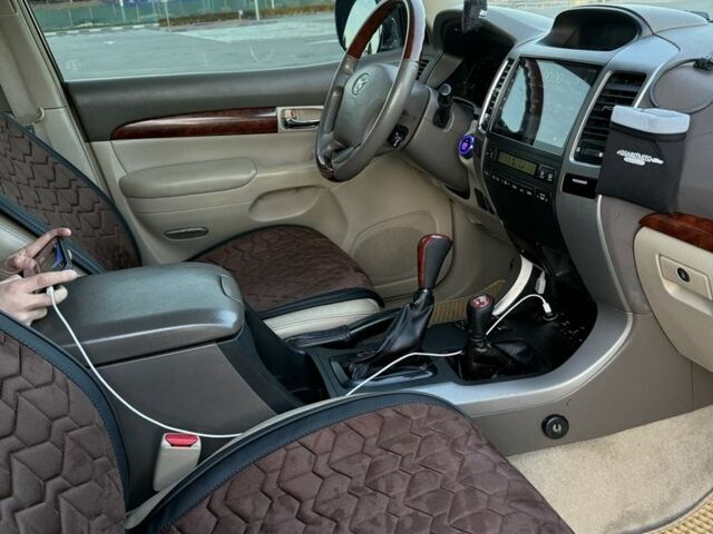 Чорний Тойота Ленд Крузер Прадо 120, об'ємом двигуна 4 л та пробігом 289 тис. км за 16500 $, фото 5 на Automoto.ua