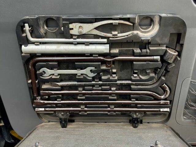 Черный Тойота Ленд Крузер Прадо 120, объемом двигателя 4 л и пробегом 285 тыс. км за 15000 $, фото 5 на Automoto.ua