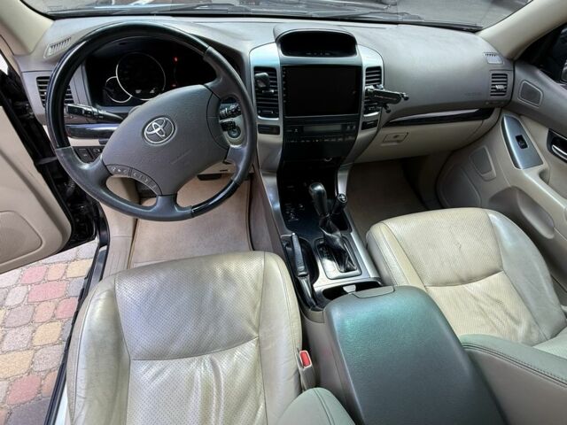 Черный Тойота Ленд Крузер Прадо 120, объемом двигателя 4 л и пробегом 313 тыс. км за 18400 $, фото 6 на Automoto.ua