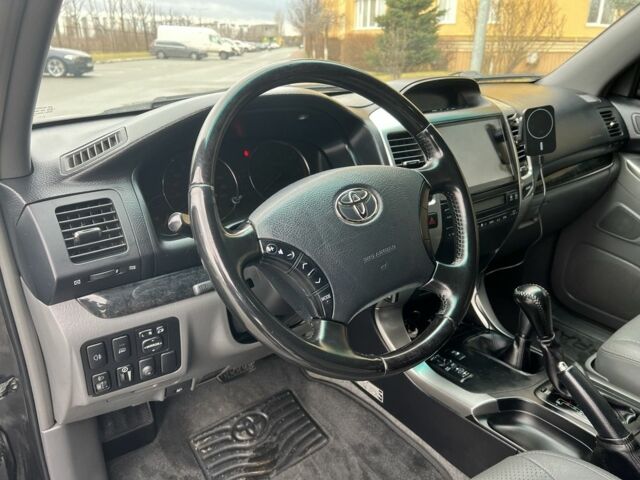 Черный Тойота Ленд Крузер Прадо 120, объемом двигателя 4 л и пробегом 163 тыс. км за 22500 $, фото 11 на Automoto.ua