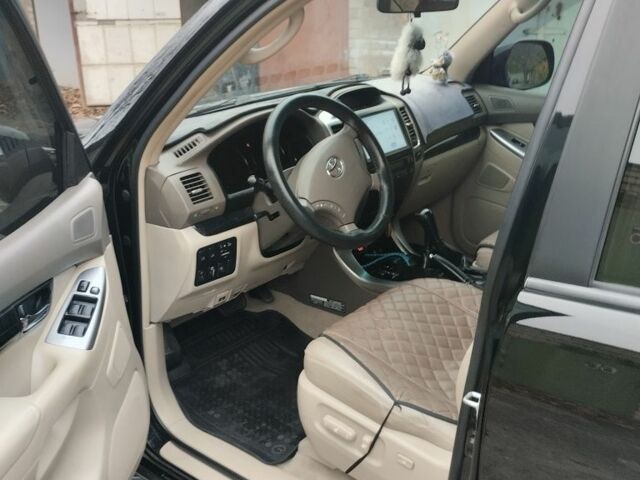 Черный Тойота Ленд Крузер Прадо 120, объемом двигателя 4 л и пробегом 306 тыс. км за 15000 $, фото 3 на Automoto.ua