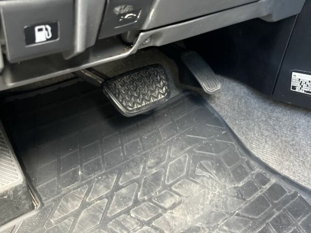 Черный Тойота Ленд Крузер Прадо 120, объемом двигателя 4 л и пробегом 270 тыс. км за 14700 $, фото 10 на Automoto.ua