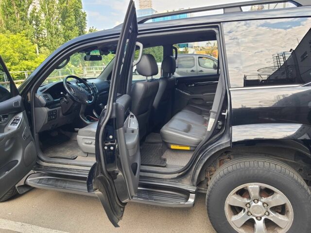 Черный Тойота Ленд Крузер Прадо 120, объемом двигателя 4 л и пробегом 360 тыс. км за 14500 $, фото 1 на Automoto.ua