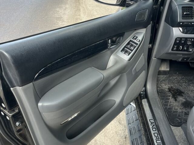 Черный Тойота Ленд Крузер Прадо 120, объемом двигателя 4 л и пробегом 270 тыс. км за 14700 $, фото 9 на Automoto.ua