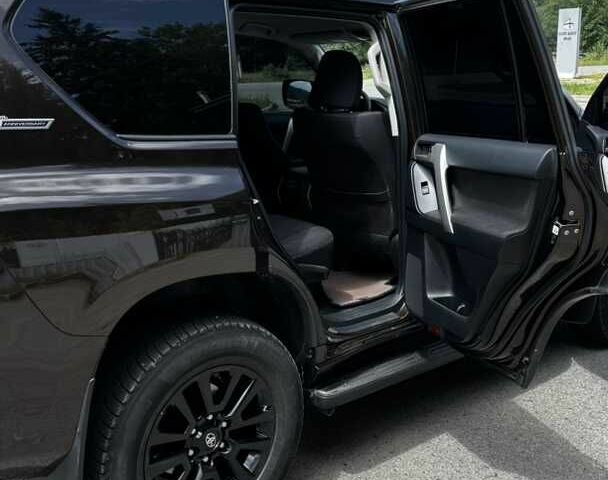 Черный Тойота Ленд Крузер Прадо 120, объемом двигателя 3.96 л и пробегом 133 тыс. км за 43000 $, фото 1 на Automoto.ua