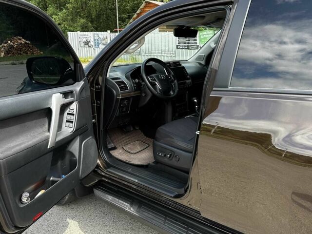 Черный Тойота Ленд Крузер Прадо 120, объемом двигателя 3.96 л и пробегом 133 тыс. км за 43000 $, фото 4 на Automoto.ua