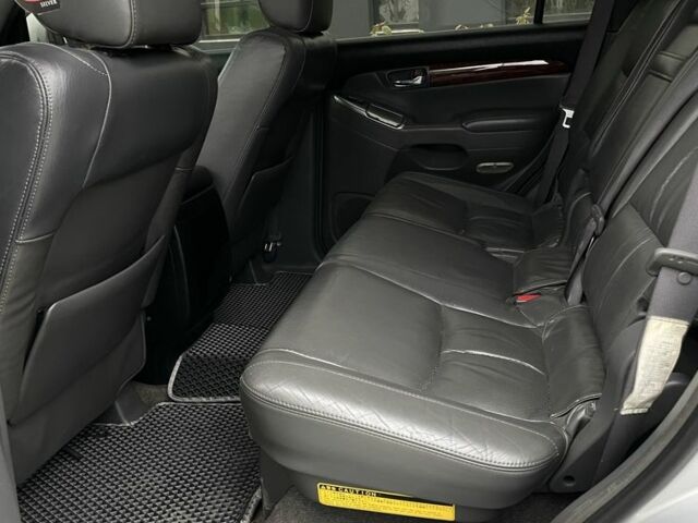 Серый Тойота Ленд Крузер Прадо 120, объемом двигателя 4 л и пробегом 220 тыс. км за 12500 $, фото 11 на Automoto.ua