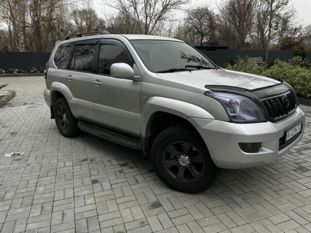 Серый Тойота Ленд Крузер Прадо 120, объемом двигателя 4 л и пробегом 220 тыс. км за 12500 $, фото 3 на Automoto.ua