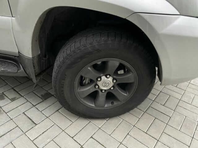 Серый Тойота Ленд Крузер Прадо 120, объемом двигателя 4 л и пробегом 220 тыс. км за 12500 $, фото 8 на Automoto.ua