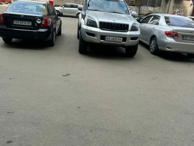 Серый Тойота Ленд Крузер Прадо 120, объемом двигателя 4 л и пробегом 3 тыс. км за 15500 $, фото 2 на Automoto.ua