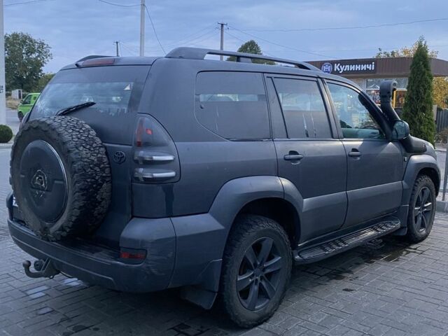 Серый Тойота Ленд Крузер Прадо 120, объемом двигателя 3 л и пробегом 470 тыс. км за 8398 $, фото 1 на Automoto.ua