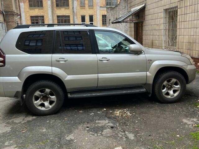 Сірий Тойота Ленд Крузер Прадо 120, об'ємом двигуна 3 л та пробігом 150 тис. км за 18000 $, фото 1 на Automoto.ua