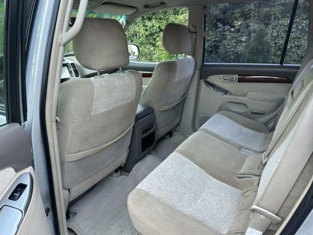 Серый Тойота Ленд Крузер Прадо 120, объемом двигателя 2.7 л и пробегом 241 тыс. км за 10300 $, фото 15 на Automoto.ua