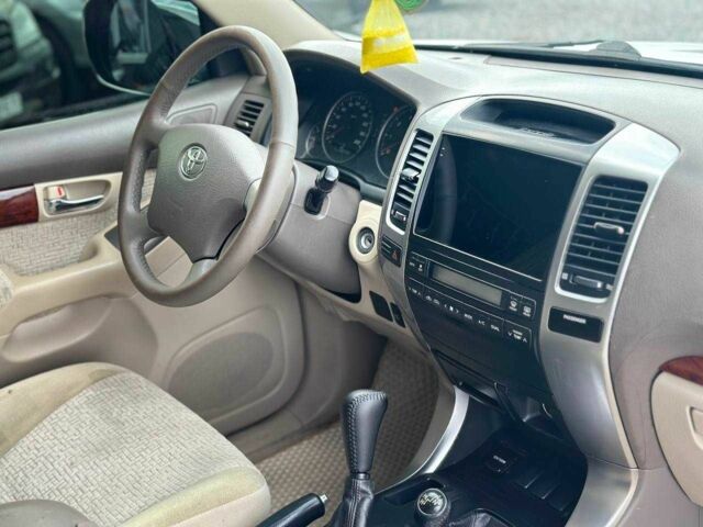 Тойота Ленд Крузер Прадо 120 2004 у Харкові на Automoto.ua Сірий Тойота Ленд Крузер Прадо 120, об'ємом двигуна 2.7 л та пробігом 341 тис. км за 10999 $, фото 4 на Automoto.ua