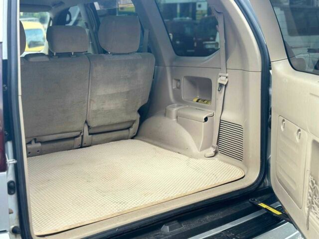 Тойота Ленд Крузер Прадо 120 2004 у Харкові на Automoto.ua Сірий Тойота Ленд Крузер Прадо 120, об'ємом двигуна 2.7 л та пробігом 341 тис. км за 10999 $, фото 7 на Automoto.ua