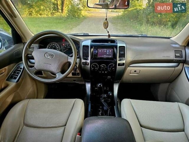 Сірий Тойота Ленд Крузер Прадо 120, об'ємом двигуна 0 л та пробігом 330 тис. км за 9700 $, фото 3 на Automoto.ua