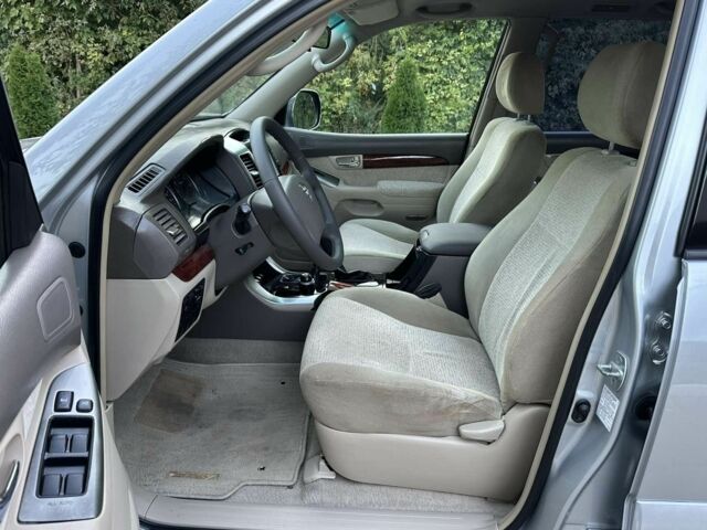 Серый Тойота Ленд Крузер Прадо 120, объемом двигателя 2.7 л и пробегом 241 тыс. км за 10300 $, фото 12 на Automoto.ua