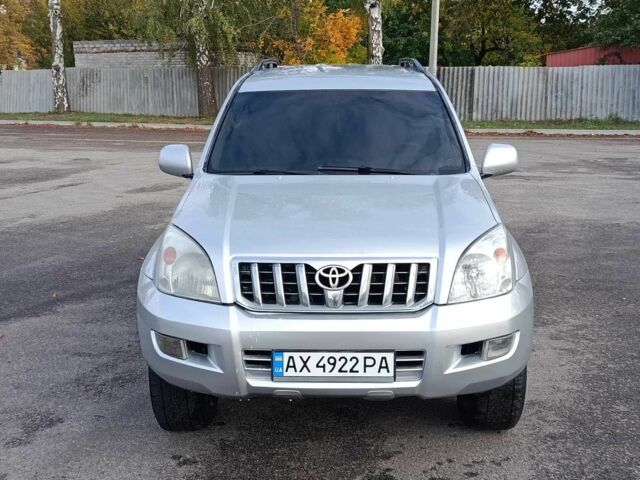 Тойота Ленд Крузер Прадо 120 2004 у Харкові на Automoto.ua Сірий Тойота Ленд Крузер Прадо 120, об'ємом двигуна 2.7 л та пробігом 300 тис. км за 11000 $, фото 1 на Automoto.ua