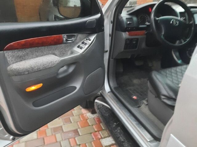 Серый Тойота Ленд Крузер Прадо 120, объемом двигателя 2.7 л и пробегом 270 тыс. км за 7800 $, фото 8 на Automoto.ua