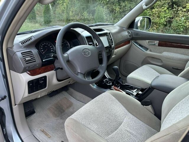 Серый Тойота Ленд Крузер Прадо 120, объемом двигателя 2.7 л и пробегом 241 тыс. км за 10300 $, фото 13 на Automoto.ua