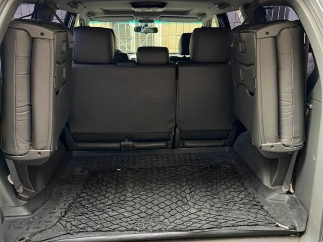 Сірий Тойота Ленд Крузер Прадо 120, об'ємом двигуна 3 л та пробігом 150 тис. км за 18000 $, фото 4 на Automoto.ua