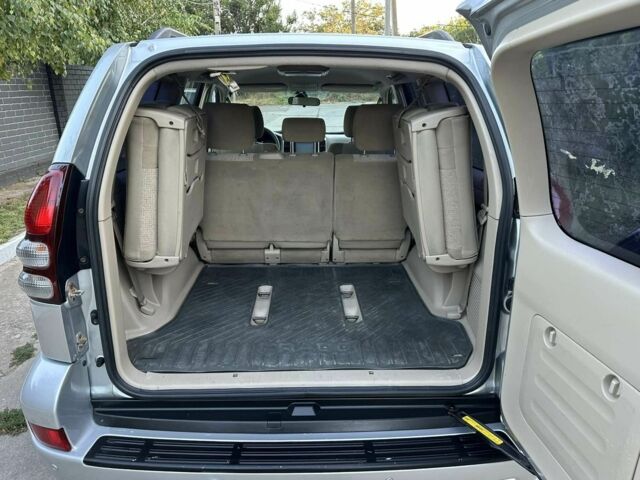 Серый Тойота Ленд Крузер Прадо 120, объемом двигателя 2.7 л и пробегом 241 тыс. км за 10300 $, фото 20 на Automoto.ua