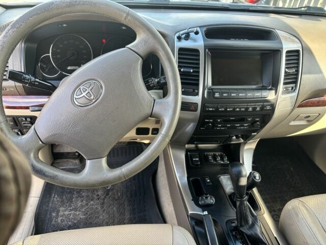 Серый Тойота Ленд Крузер Прадо 120, объемом двигателя 3 л и пробегом 338 тыс. км за 3250 $, фото 3 на Automoto.ua