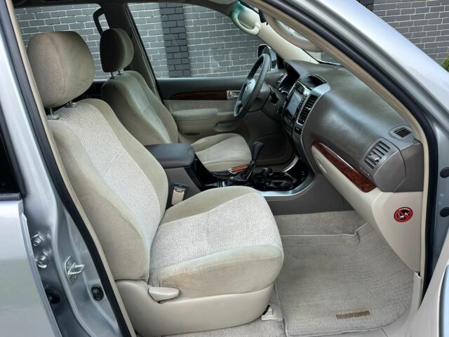 Серый Тойота Ленд Крузер Прадо 120, объемом двигателя 2.7 л и пробегом 241 тыс. км за 10300 $, фото 18 на Automoto.ua