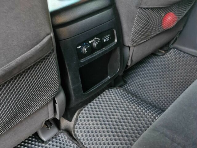 Серый Тойота Ленд Крузер Прадо 120, объемом двигателя 2.7 л и пробегом 265 тыс. км за 12500 $, фото 5 на Automoto.ua