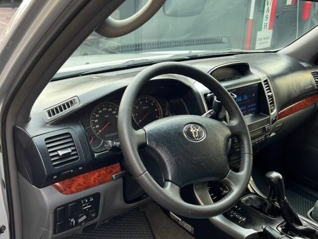 Сірий Тойота Ленд Крузер Прадо 120, об'ємом двигуна 4 л та пробігом 300 тис. км за 343 $, фото 7 на Automoto.ua