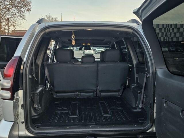 Серый Тойота Ленд Крузер Прадо 120, объемом двигателя 3 л и пробегом 286 тыс. км за 16000 $, фото 6 на Automoto.ua