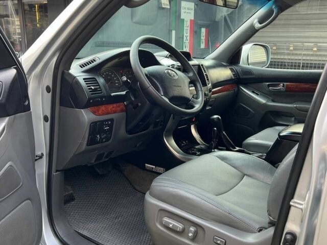 Сірий Тойота Ленд Крузер Прадо 120, об'ємом двигуна 4 л та пробігом 300 тис. км за 343 $, фото 6 на Automoto.ua