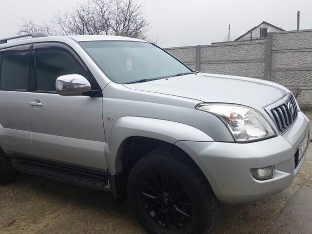 Серый Тойота Ленд Крузер Прадо 120, объемом двигателя 2.7 л и пробегом 237 тыс. км за 11812 $, фото 1 на Automoto.ua