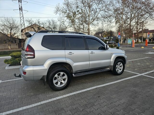 Серый Тойота Ленд Крузер Прадо 120, объемом двигателя 3 л и пробегом 286 тыс. км за 16000 $, фото 2 на Automoto.ua