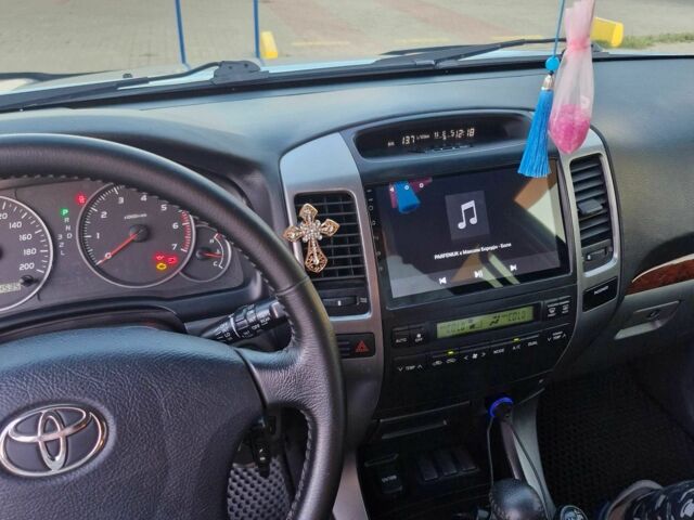 Серый Тойота Ленд Крузер Прадо 120, объемом двигателя 2.7 л и пробегом 265 тыс. км за 12500 $, фото 1 на Automoto.ua