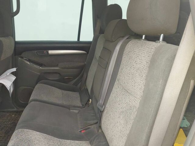 Серый Тойота Ленд Крузер Прадо 120, объемом двигателя 2.7 л и пробегом 237 тыс. км за 11812 $, фото 2 на Automoto.ua