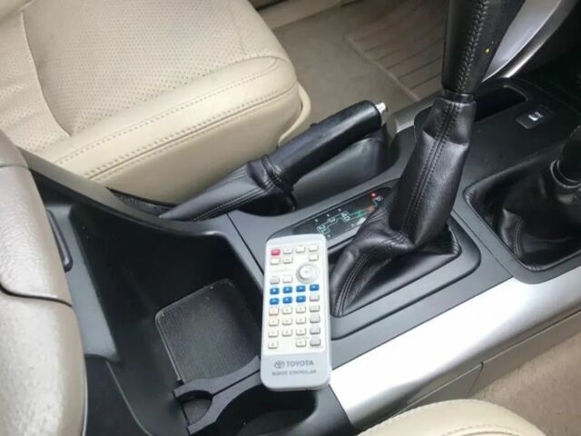 Серый Тойота Ленд Крузер Прадо 120, объемом двигателя 3 л и пробегом 274 тыс. км за 4000 $, фото 10 на Automoto.ua