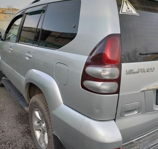 Серый Тойота Ленд Крузер Прадо 120, объемом двигателя 2.7 л и пробегом 250 тыс. км за 2600 $, фото 4 на Automoto.ua