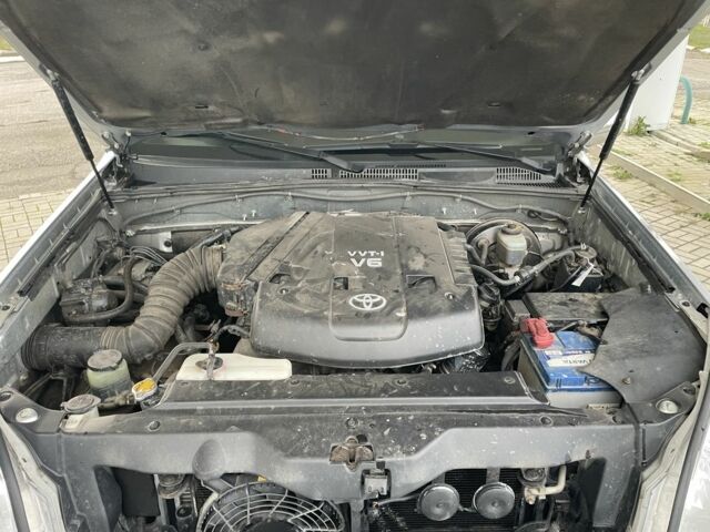 Сірий Тойота Ленд Крузер Прадо 120, об'ємом двигуна 4 л та пробігом 198 тис. км за 11500 $, фото 4 на Automoto.ua