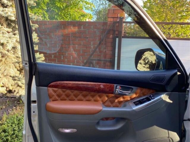 Сірий Тойота Ленд Крузер Прадо 120, об'ємом двигуна 2.7 л та пробігом 482 тис. км за 18000 $, фото 15 на Automoto.ua