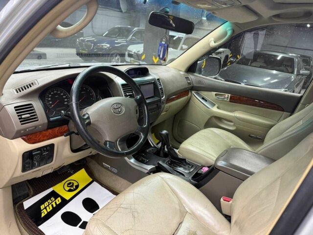 Сірий Тойота Ленд Крузер Прадо 120, об'ємом двигуна 4 л та пробігом 229 тис. км за 14200 $, фото 8 на Automoto.ua