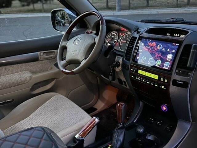 Серый Тойота Ленд Крузер Прадо 120, объемом двигателя 2.7 л и пробегом 275 тыс. км за 13500 $, фото 3 на Automoto.ua