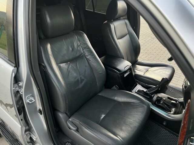 Серый Тойота Ленд Крузер Прадо 120, объемом двигателя 4 л и пробегом 320 тыс. км за 23000 $, фото 16 на Automoto.ua