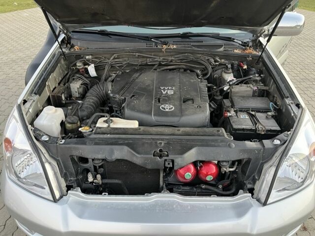 Серый Тойота Ленд Крузер Прадо 120, объемом двигателя 4 л и пробегом 320 тыс. км за 23000 $, фото 21 на Automoto.ua