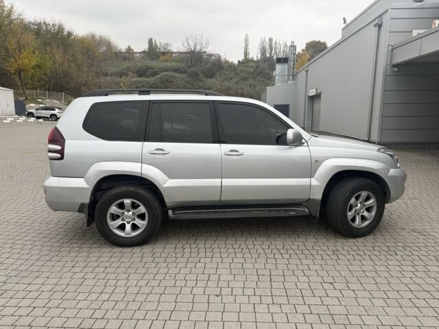 Сірий Тойота Ленд Крузер Прадо 120, об'ємом двигуна 4 л та пробігом 176 тис. км за 15200 $, фото 5 на Automoto.ua