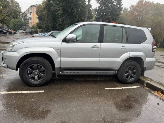 Серый Тойота Ленд Крузер Прадо 120, объемом двигателя 2.7 л и пробегом 310 тыс. км за 15500 $, фото 1 на Automoto.ua